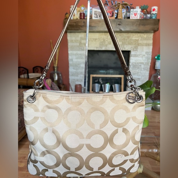 Coach Poppy Shoulder Bag EUC - Picture 3 of 7